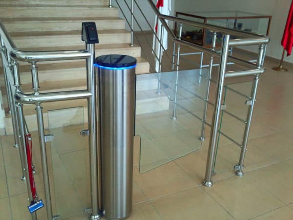 ⁦GL A1 بوابة زجاجية ozak⁩ - الصورة ⁦2⁩